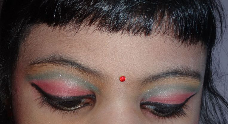 Colorful Eyes lids @http://agileopedia.com/